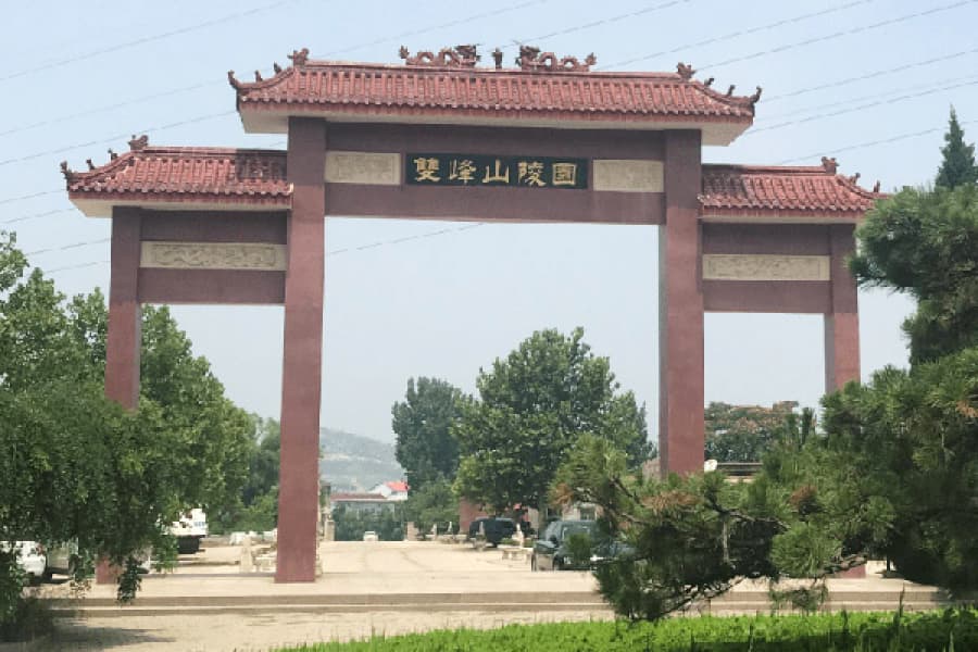 双峰山陵园-市中区墓地